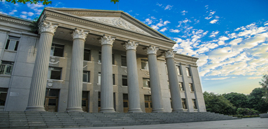 广西大学简介 广西大学坐落于风景如画,有着"绿城"美誉的广西首府南宁